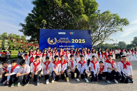 HỌC SINH TRƯỜNG THCS TRẦN DUY HƯNG HÀO HỨNG CỔ VŨ CHUNG KẾT “ĐƯỜNG LÊN ĐỈNH OLYMPIA” LẦN THỨ 25